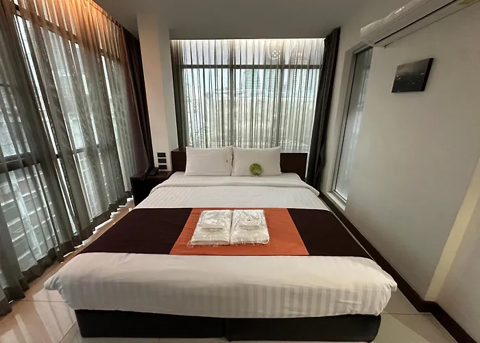 Collection O The Airport Link Suite