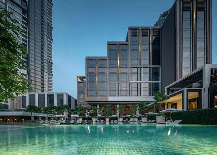 Four Seasons At Chao Phraya River