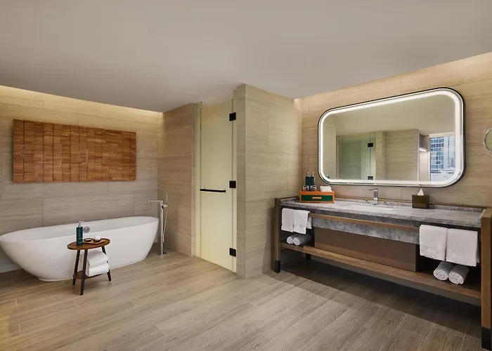 Luxury hotel only: Doubletree By Hilton Bangkok Ploenchit