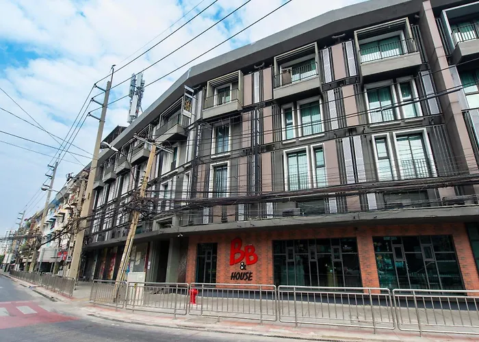 Guest house: Bb House Khlong Tan บีบีเฮ้าส์ คลองตัน