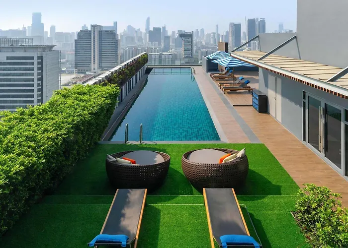 Hotels with pool Mercure Bangkok Siam
