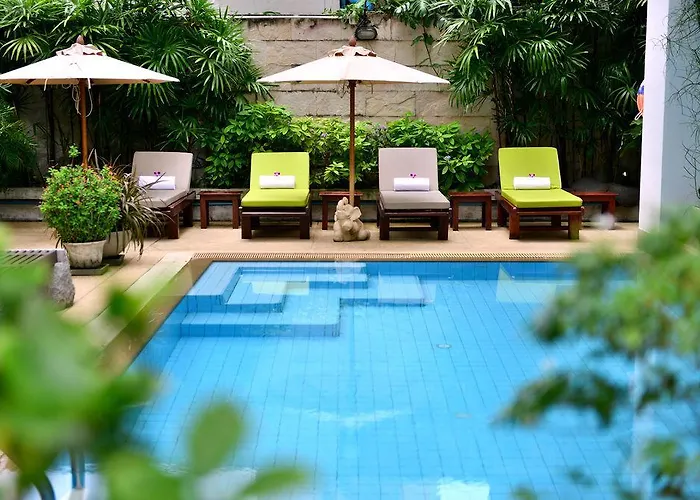 Self catering: St. James Hotel